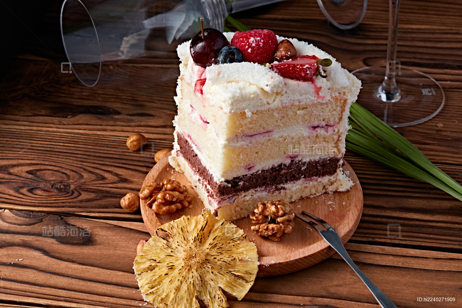 椰蓉蔓越莓玛芬纸杯蛋糕怎么做_椰蓉蔓越莓玛芬纸杯蛋糕的做法_揪揪耳朵_豆果美食